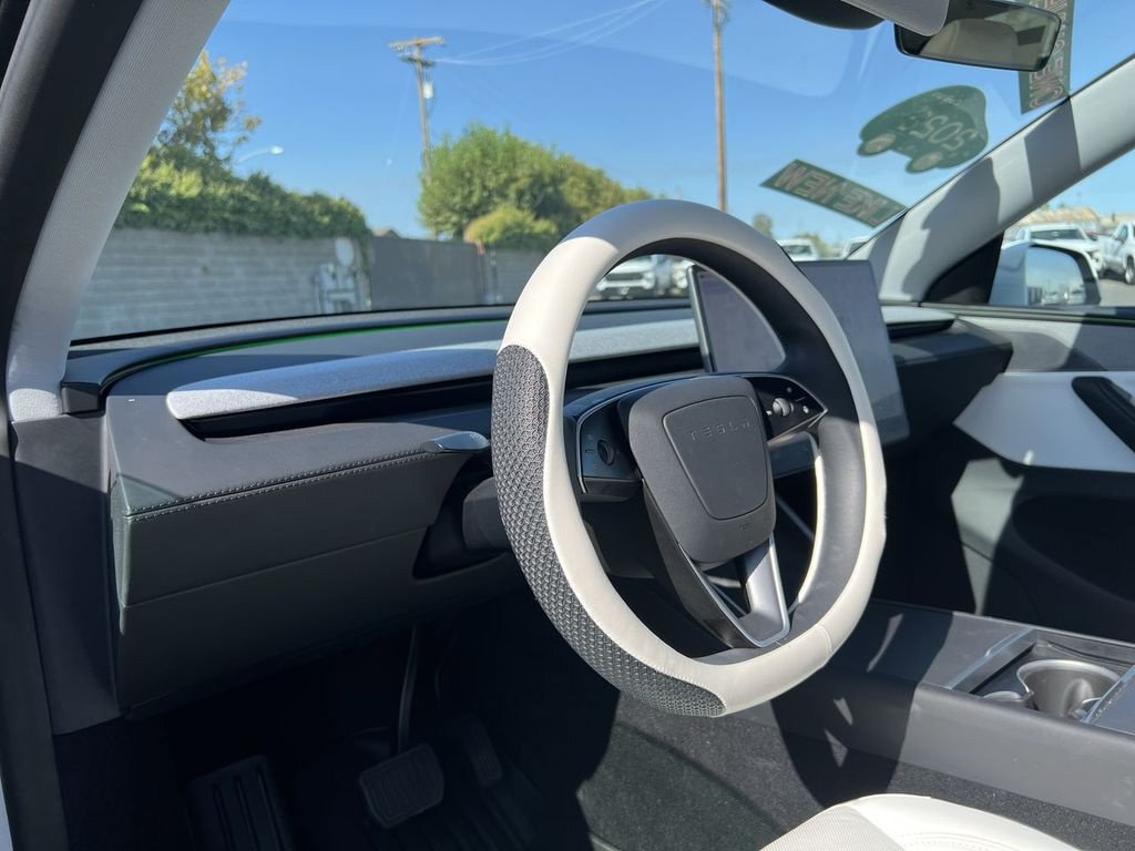 Used 2026 Tesla Model Y Long Range AWD/4WD image 14