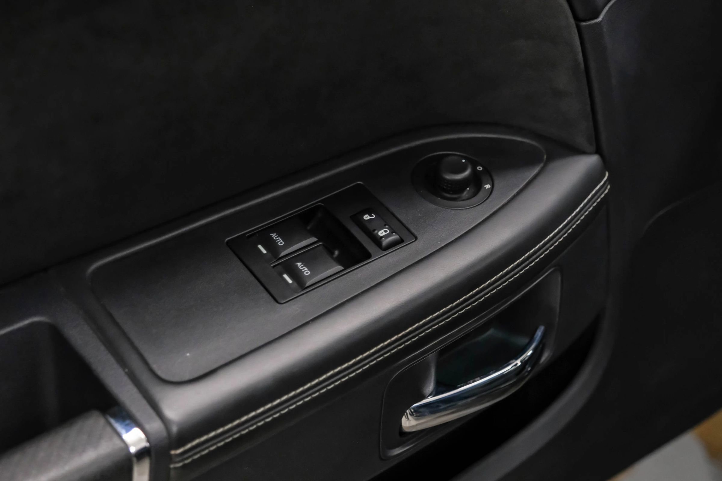 Used 2009 Dodge Challenger SRT8 w/ SRT Option Group II RWD image 32