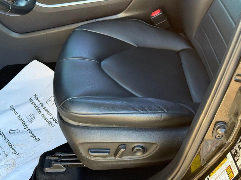 Certified 2023 Toyota Highlander XLE image 17