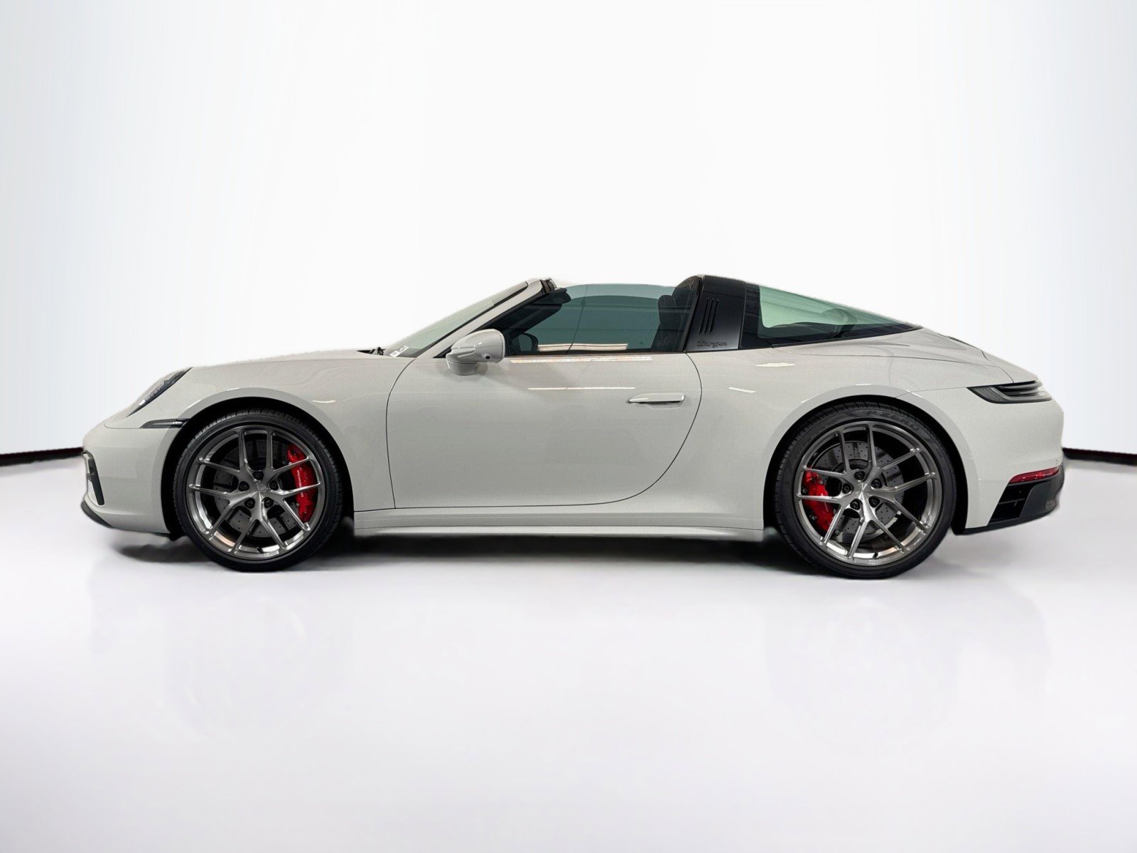 Certified 2023 Porsche 911 Targa 4 GTS image 2