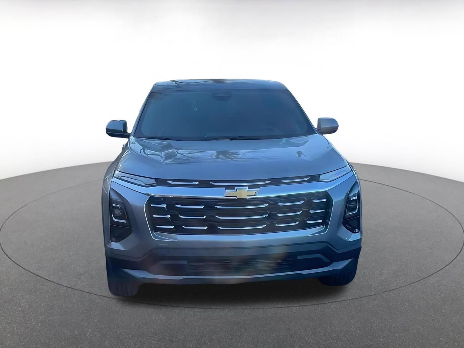 Used 2025 Chevrolet Equinox LT image 3