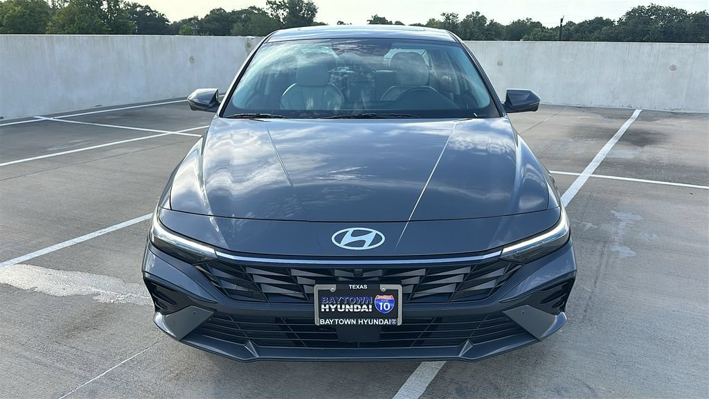 Used 2024 Hyundai Elantra Limited FWD image 9