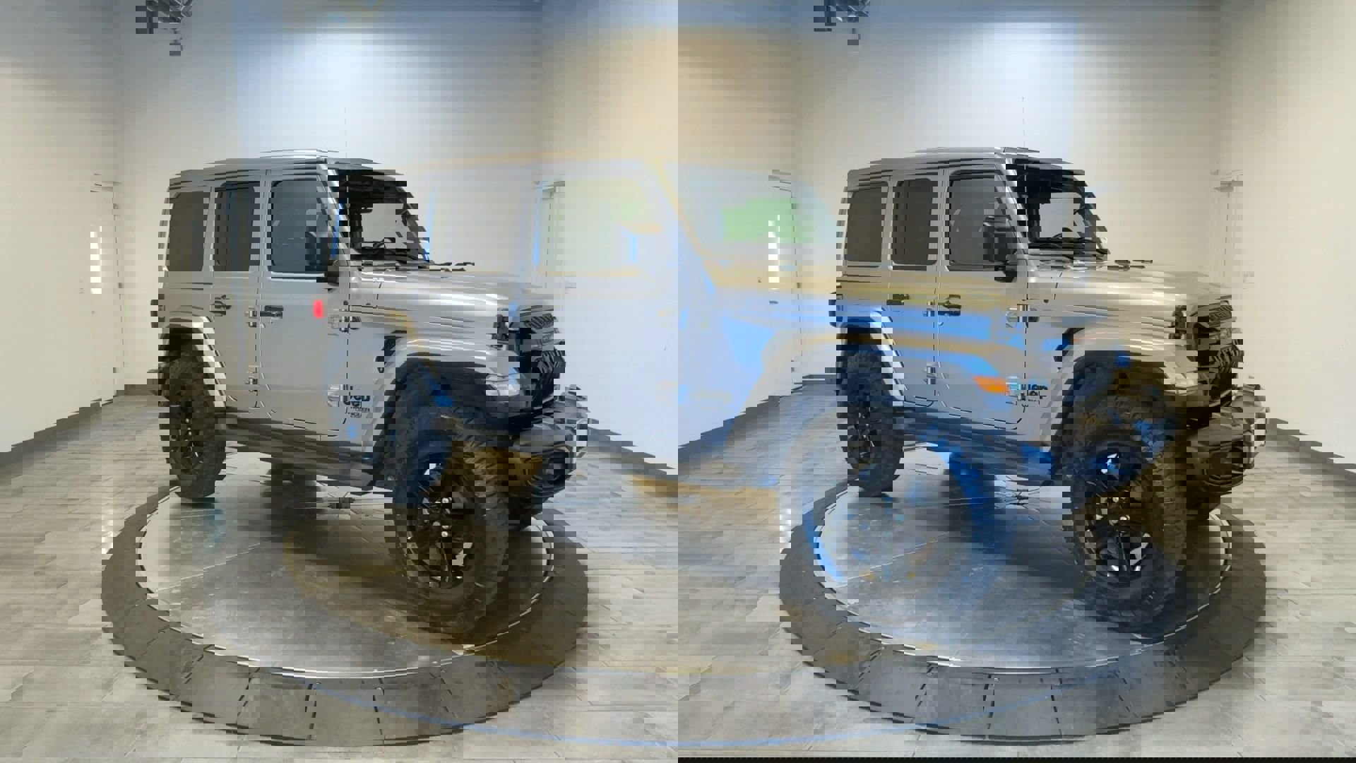 Used 2021 Jeep Wrangler Unlimited Sahara image 2