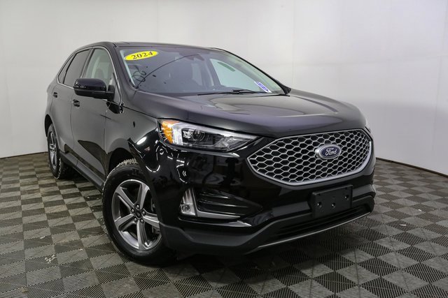 Used 2024 Ford Edge SEL w/ Convenience Package image 3