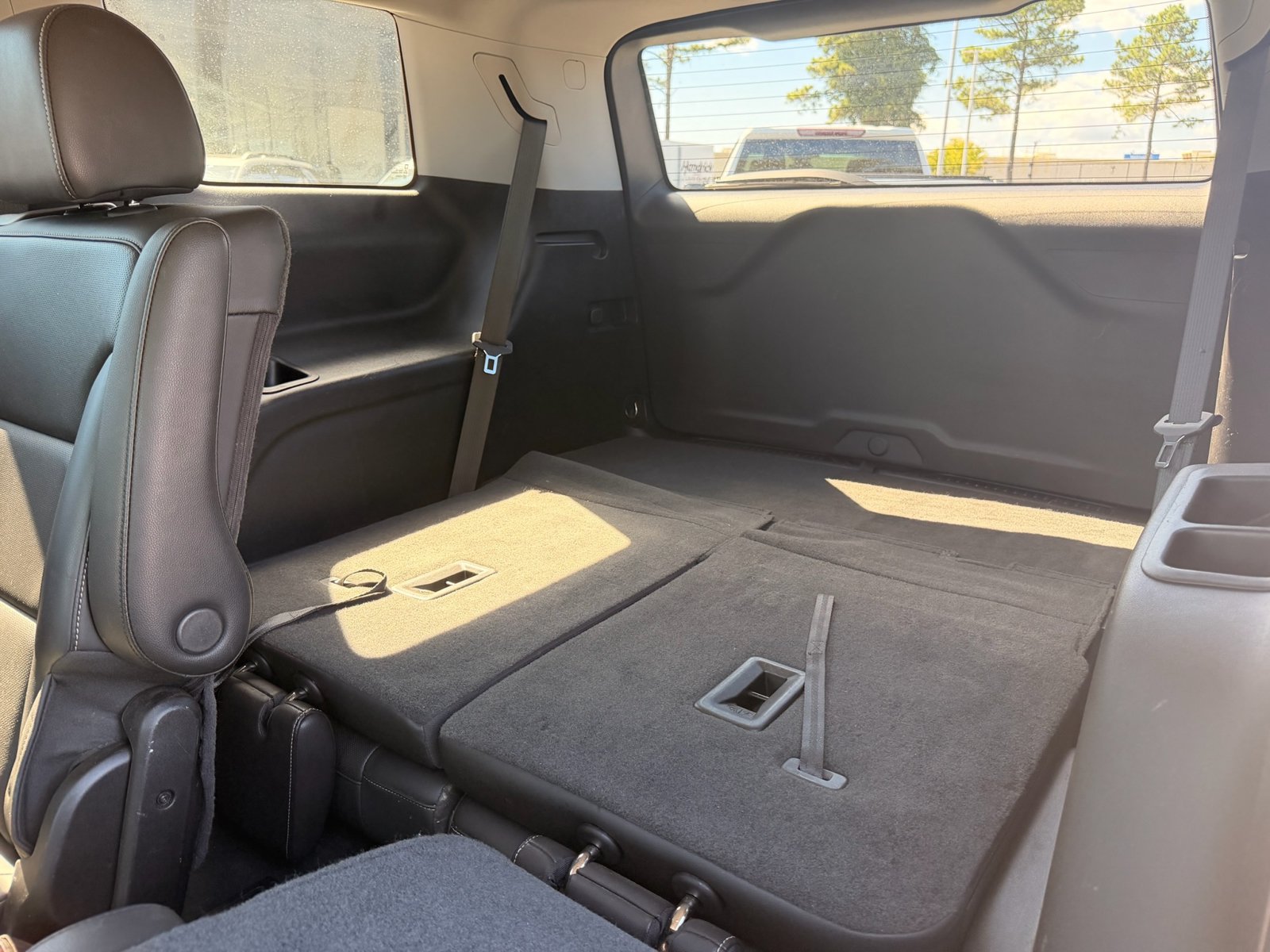 Used 2023 GMC Acadia SLT FWD image 28