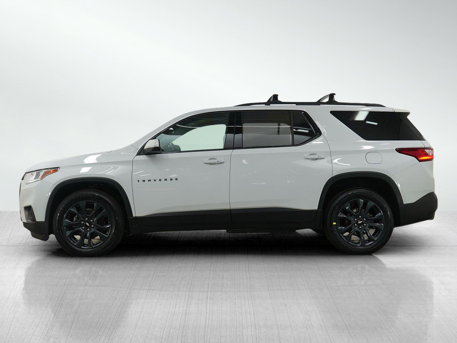Used 2021 Chevrolet Traverse RS image 2