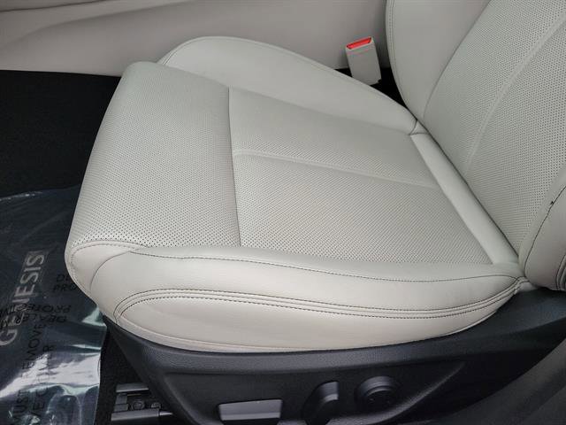 Used 2024 Genesis G70 2.5T image 4