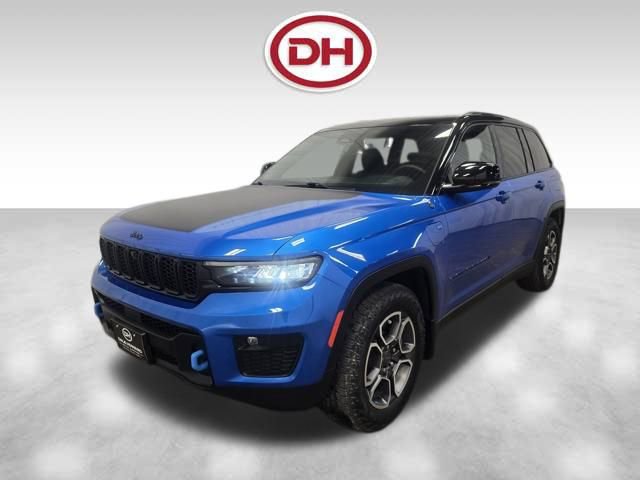 Used 2023 Jeep Grand Cherokee Trailhawk w/ Luxury Tech Group III image 16