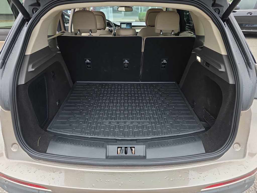 Used 2020 Lincoln Corsair FWD w/ Premium Package image 16