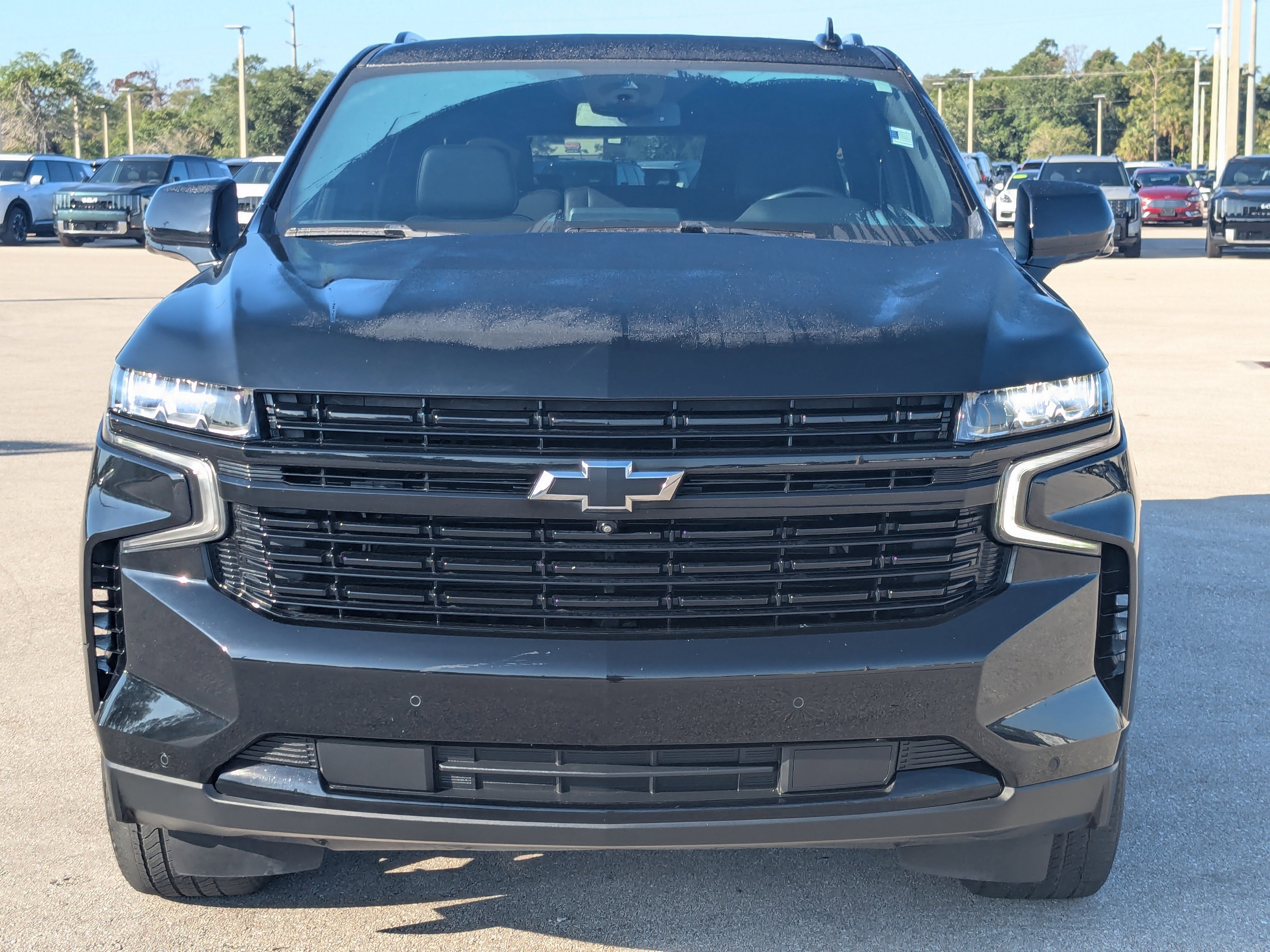 Used 2023 Chevrolet Suburban RST w/ Luxury Package AWD/4WD image 2