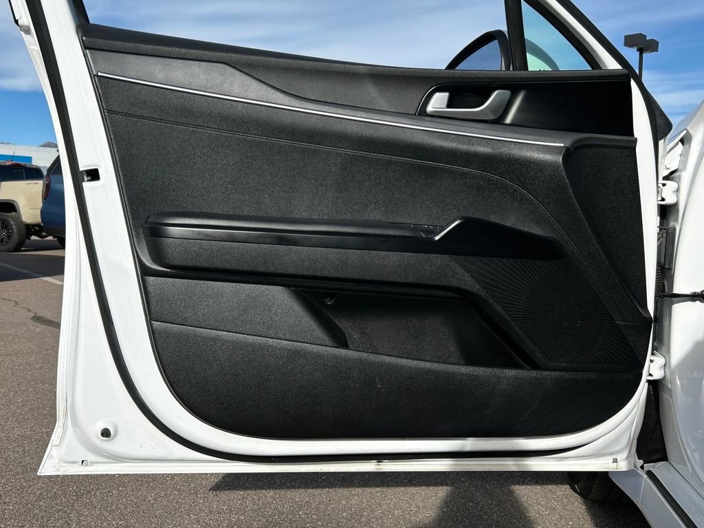 Used 2022 Kia K5 LXS image 24