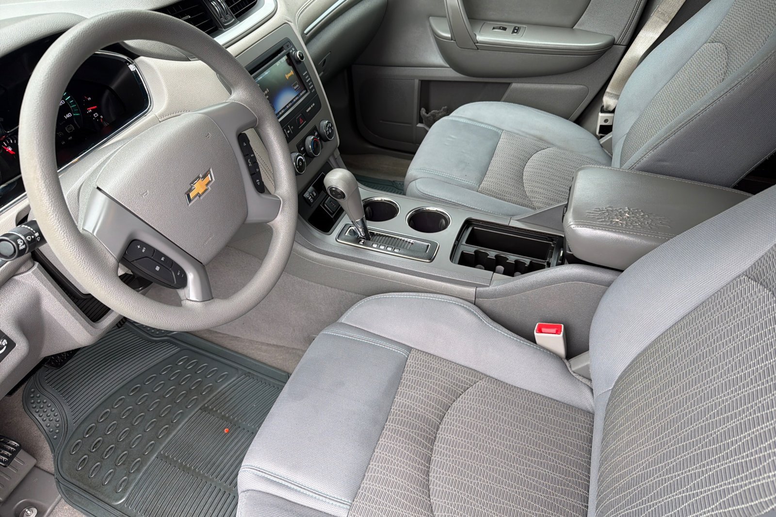 Used 2015 Chevrolet Traverse LS FWD image 11