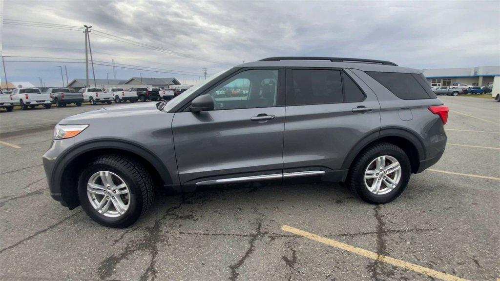 Used 2022 Ford Explorer XLT image 5