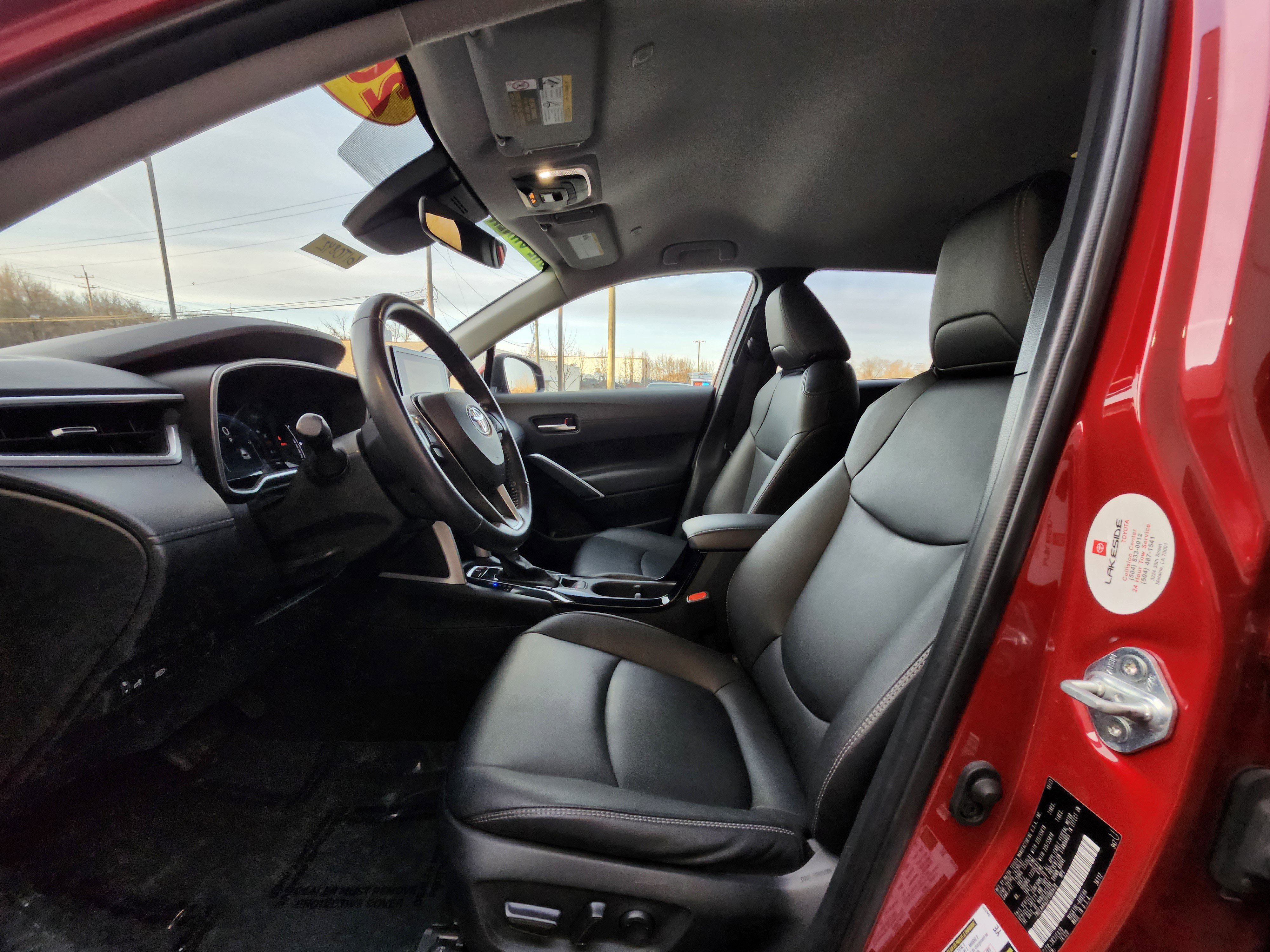 Used 2023 Toyota Corolla Cross XLE image 19