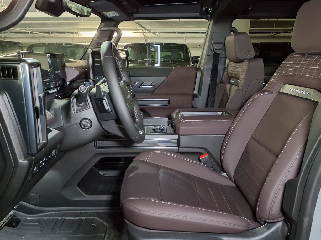 New 2026 GMC Hummer EV 4x4 Crew Cab w/ LPO, Illumination Package image 13