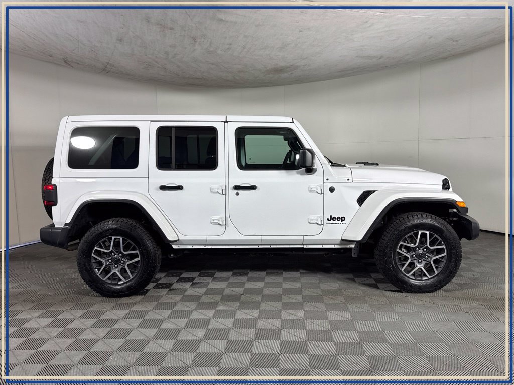 Certified 2025 Jeep Wrangler Unlimited Sahara AWD/4WD image 8