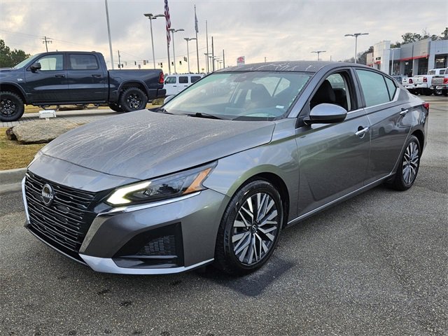 Used 2023 Nissan Altima 2.5 SV image 3