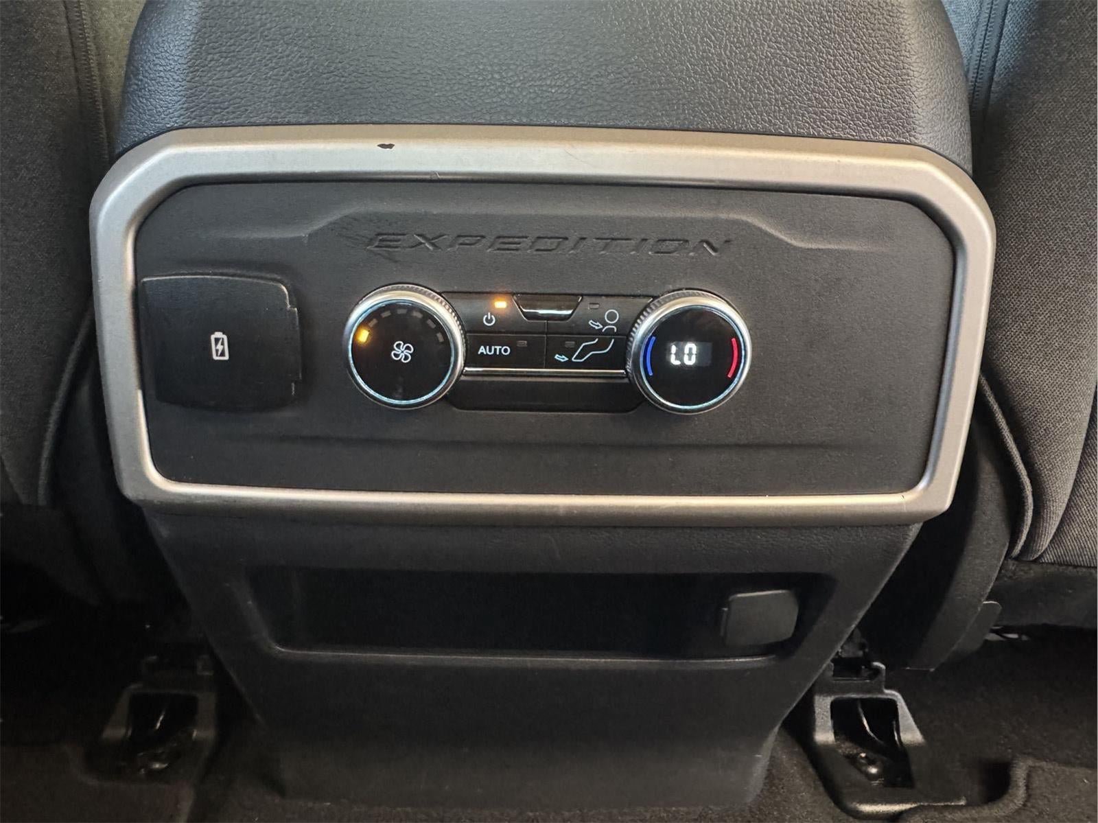Used 2024 Ford Expedition Max XLT AWD/4WD image 30