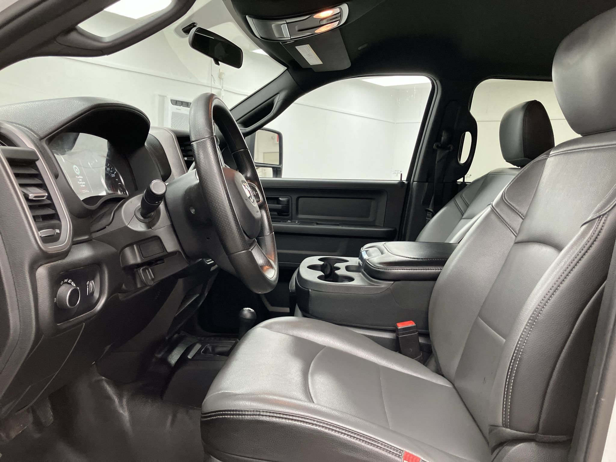 Used 2024 RAM 3500 Tradesman AWD/4WD image 9