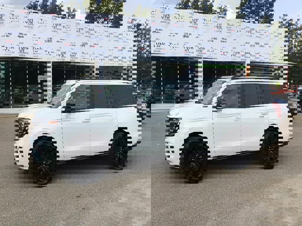 New 2025 Ford Expedition Platinum image 3