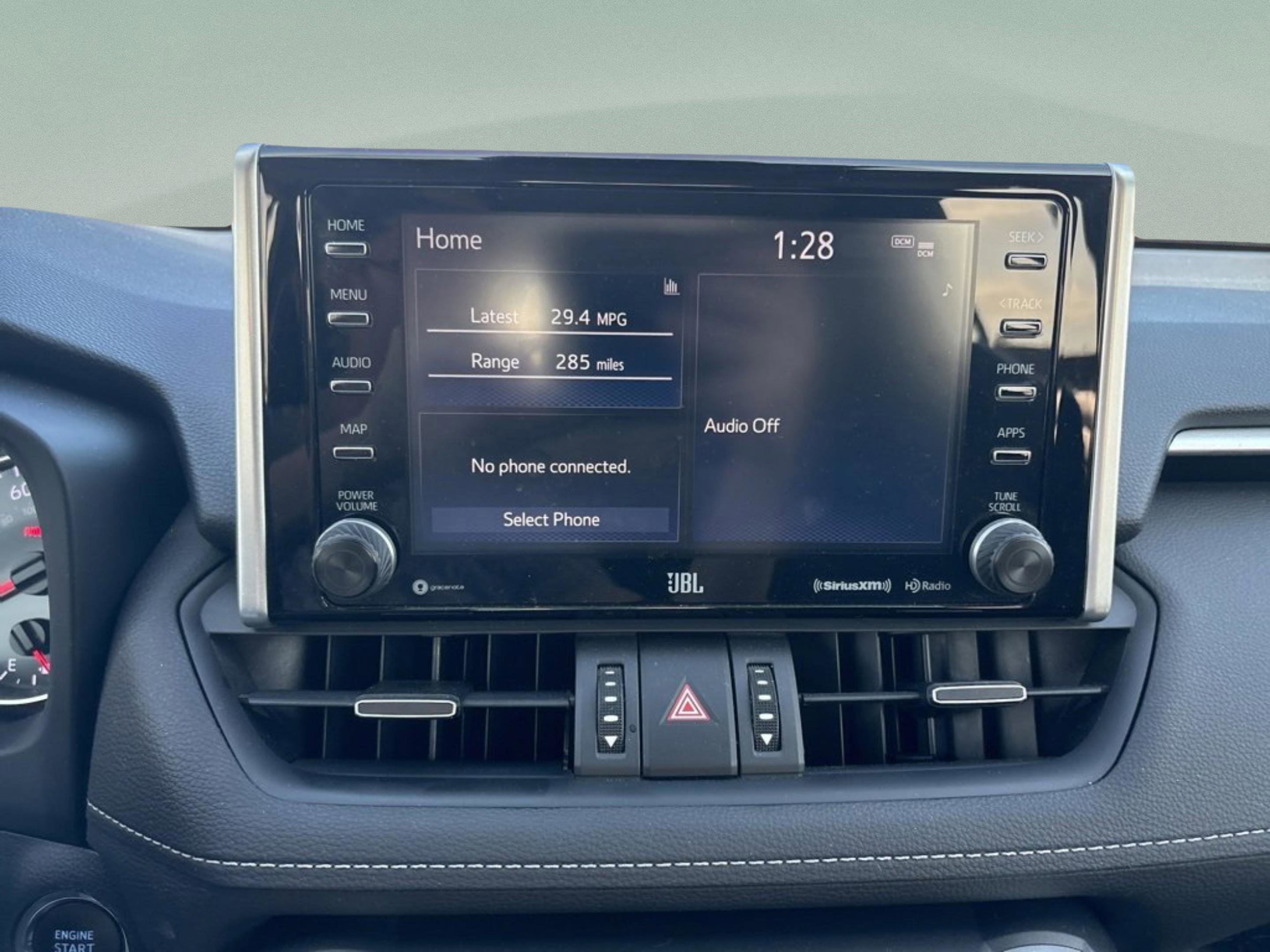 Used 2021 Toyota RAV4 XLE Premium image 19