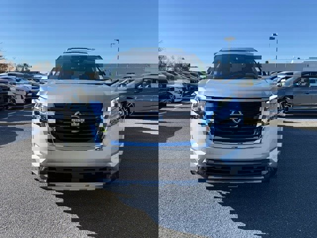 New 2025 Nissan Pathfinder SL w/ SL Premium Package image 3