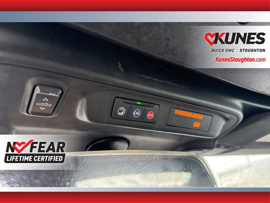 Used 2020 Chevrolet Camaro LT image 32