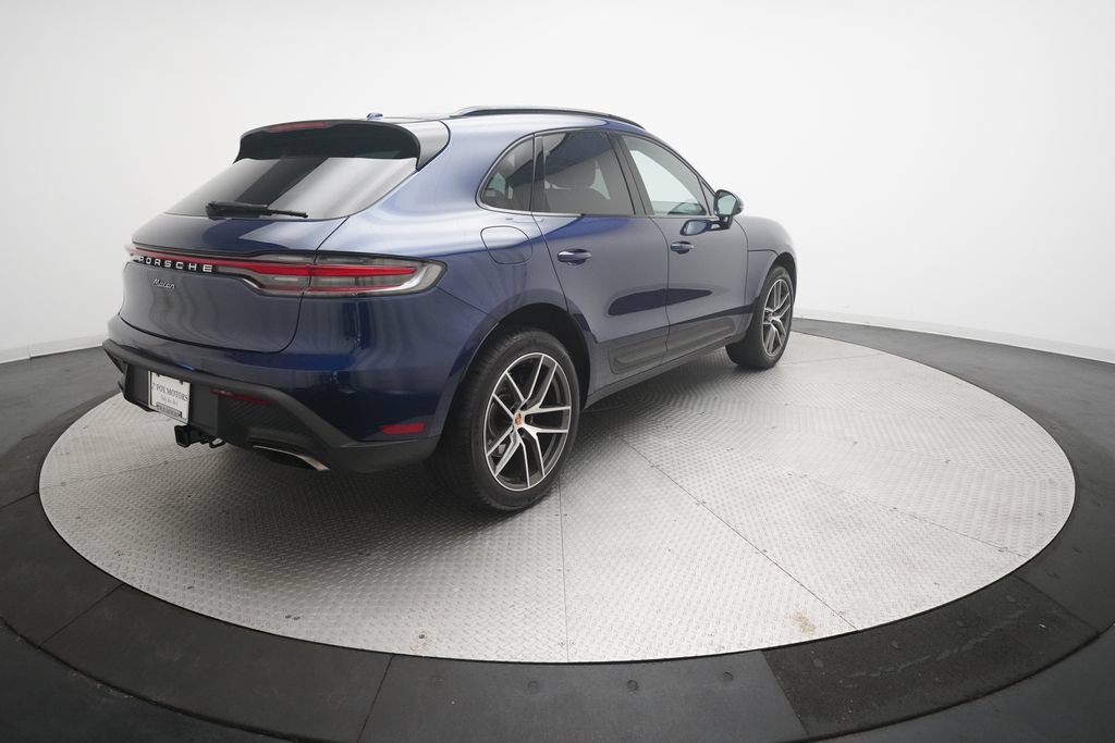 Certified 2022 Porsche Macan AWD/4WD image 5