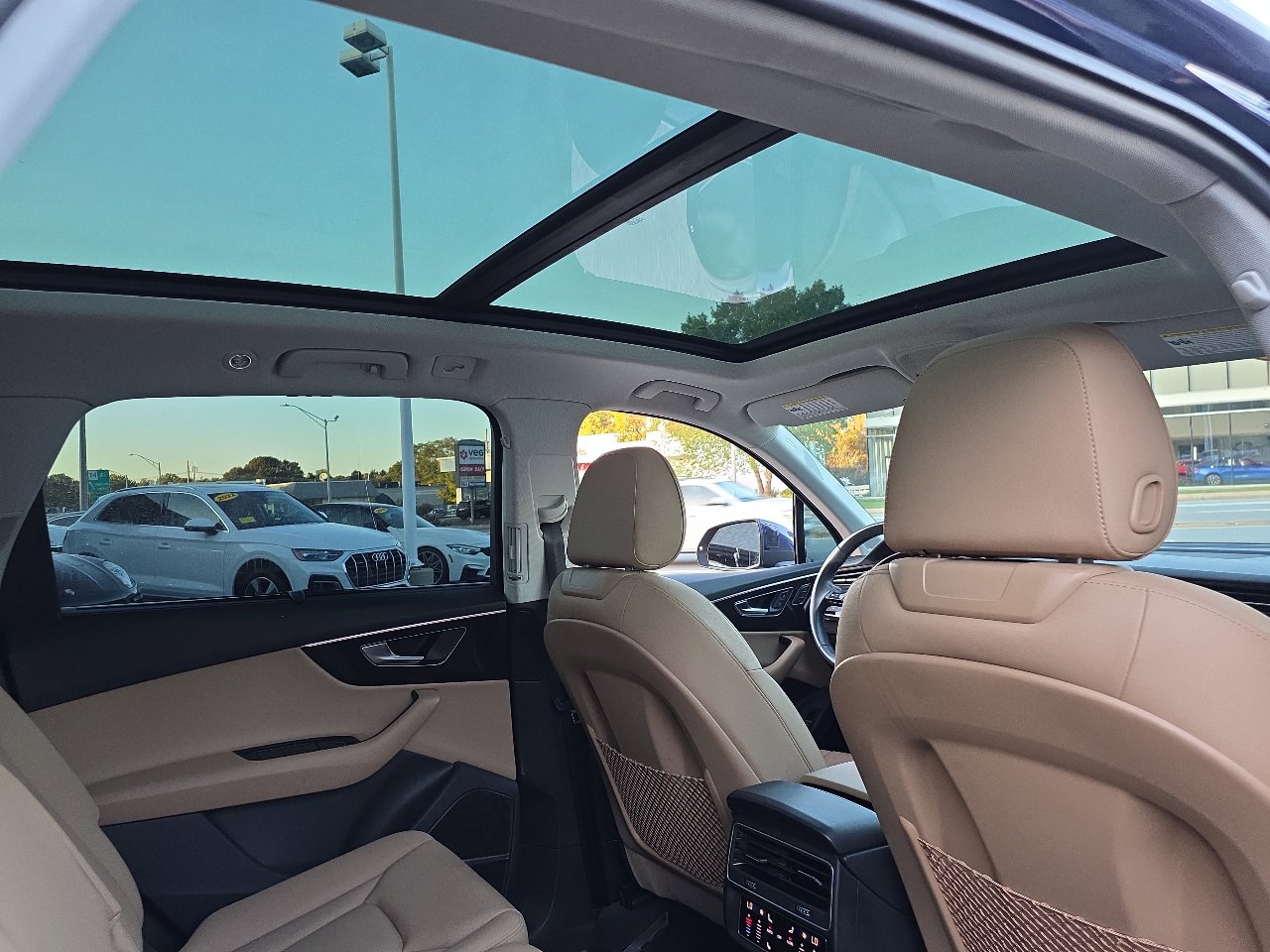 Used 2022 Audi Q7 2.0T Premium Plus w/ Premium Plus Package image 28