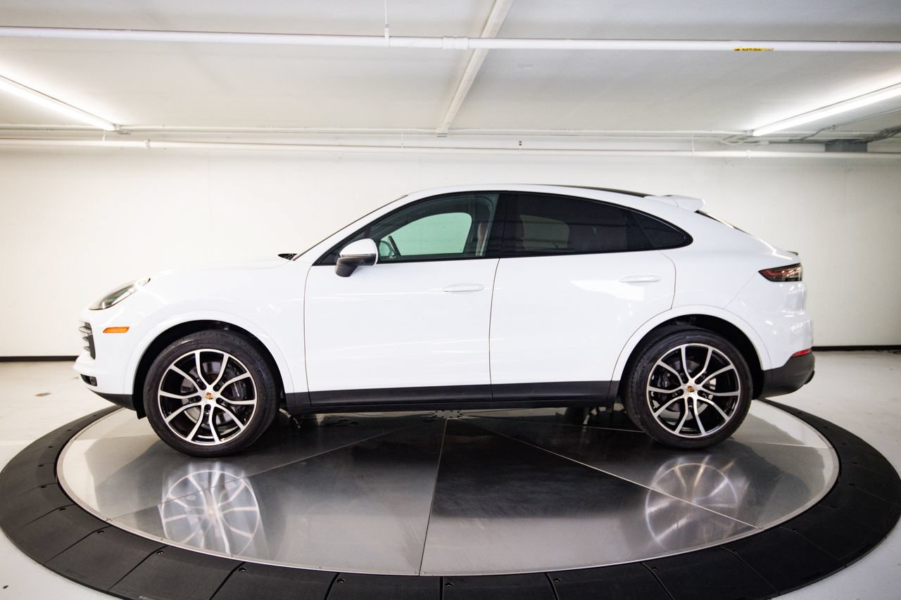 Certified 2023 Porsche Cayenne Platinum Edition AWD/4WD image 2