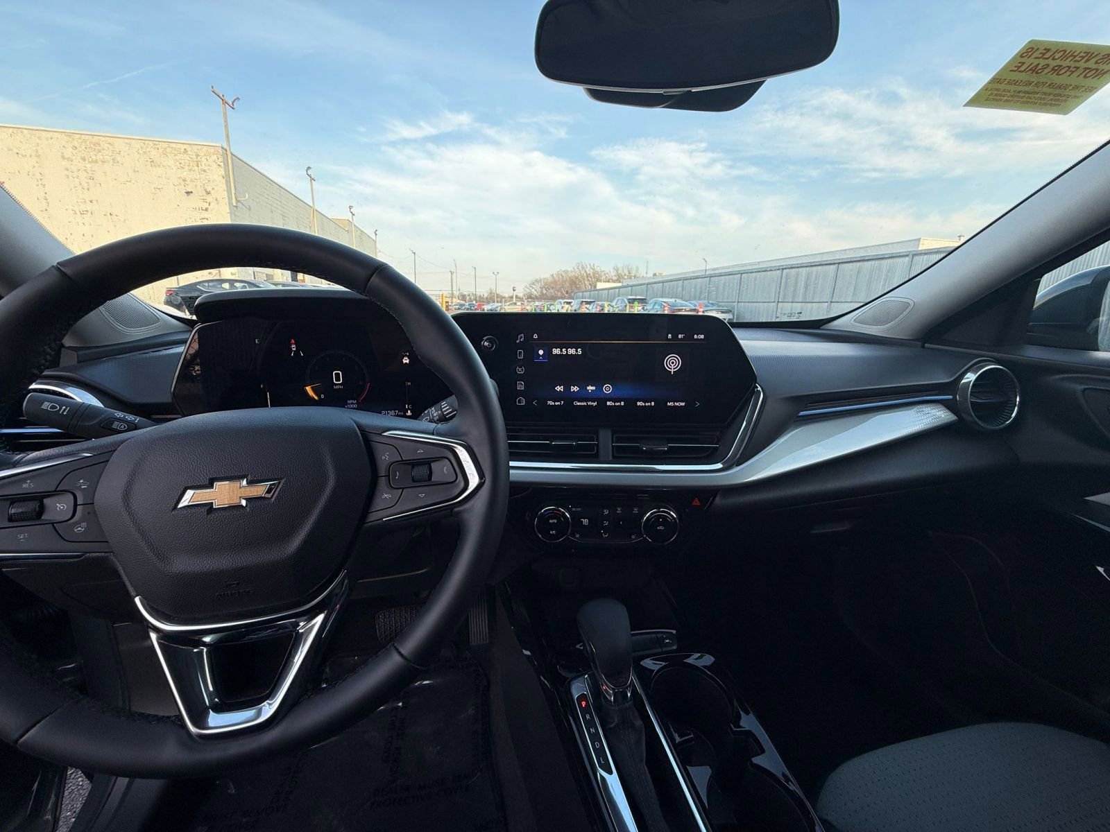 Used 2025 Chevrolet Trax LT w/ LT Convenience Package image 33