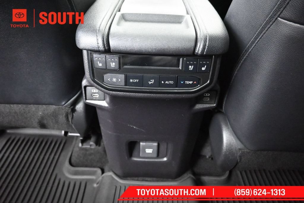 Used 2024 Toyota Grand Highlander AWD Hybrid image 28