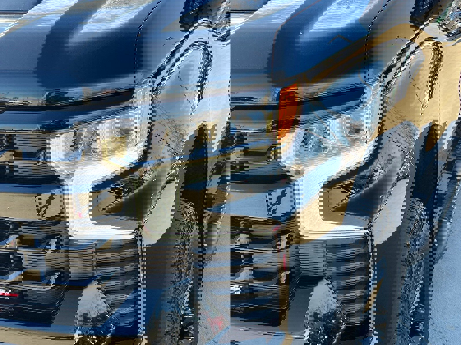 Used 2023 Chevrolet Silverado 1500 LT Trail Boss w/ Protection Package image 4