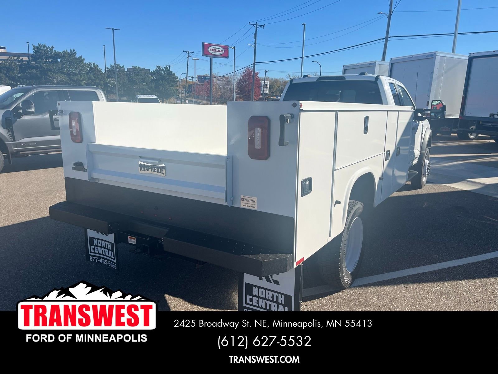New 2025 Ford F550 4x4 SuperCab Super Duty image 8