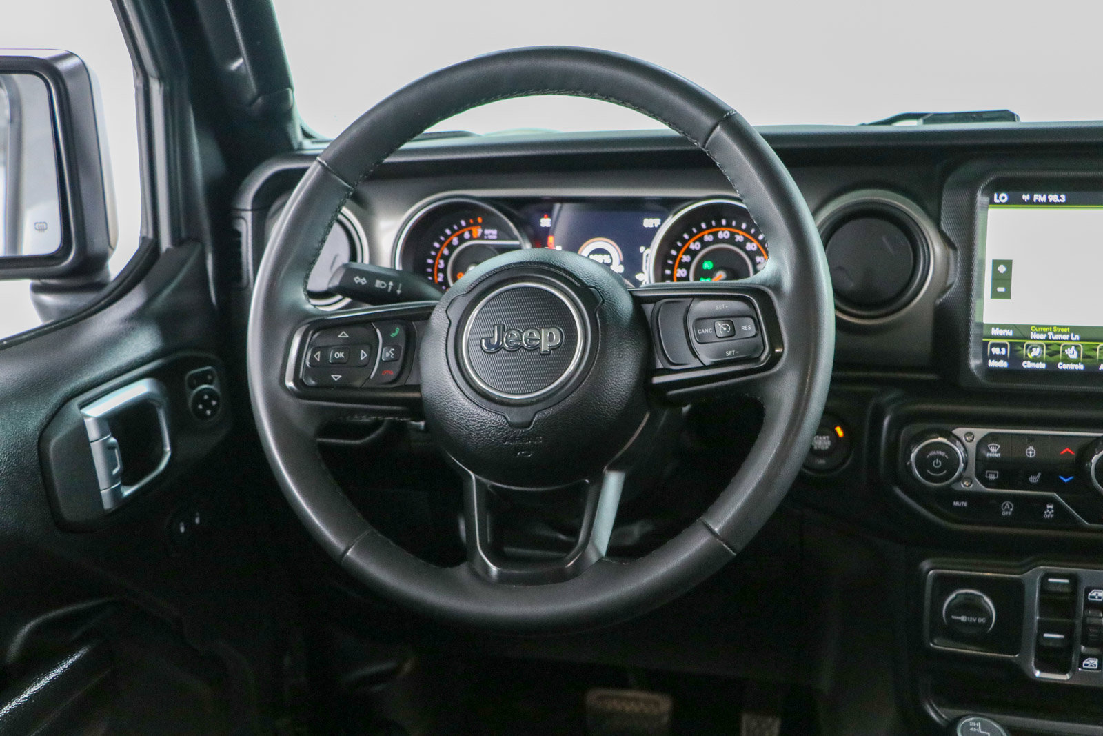 Used 2023 Jeep Gladiator Sport AWD/4WD image 12