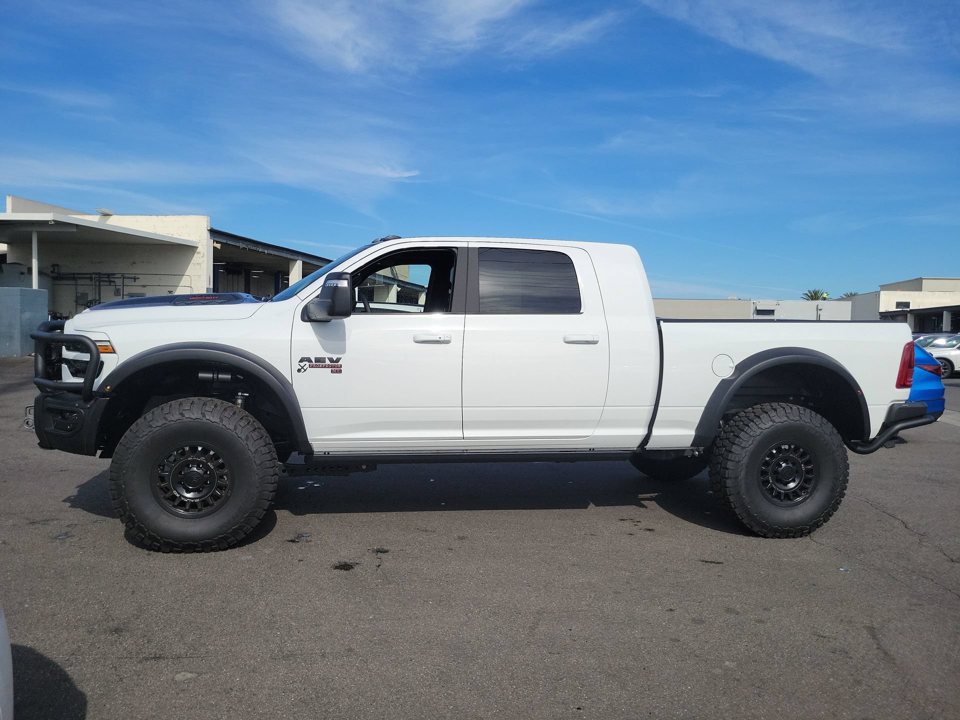 Used 2025 RAM 2500 Laramie AWD/4WD image 40