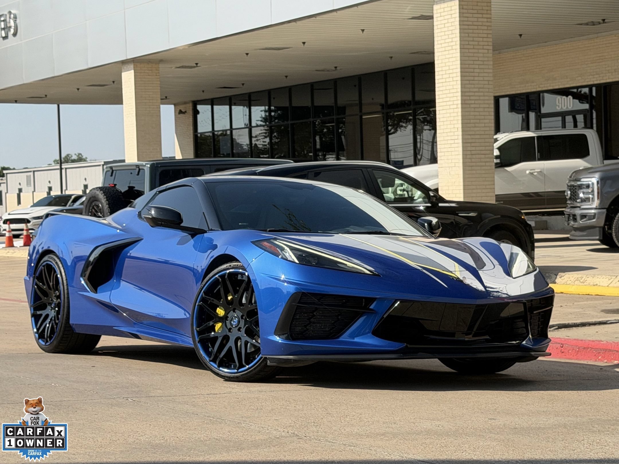Used 2021 Chevrolet Corvette Stingray Convertible w/ Z51 Performance Package RWD image 2