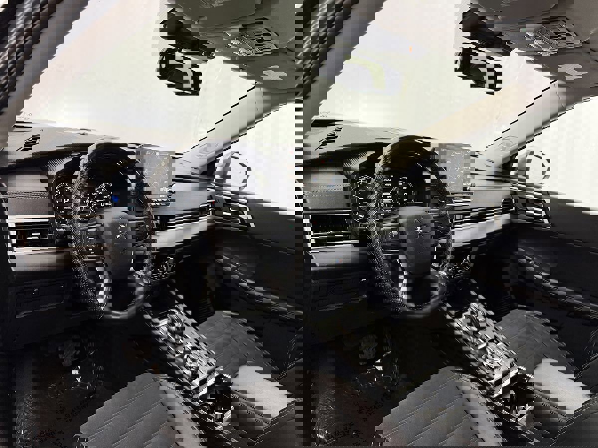 Used 2024 Mitsubishi Outlander SE Black Edition image 8