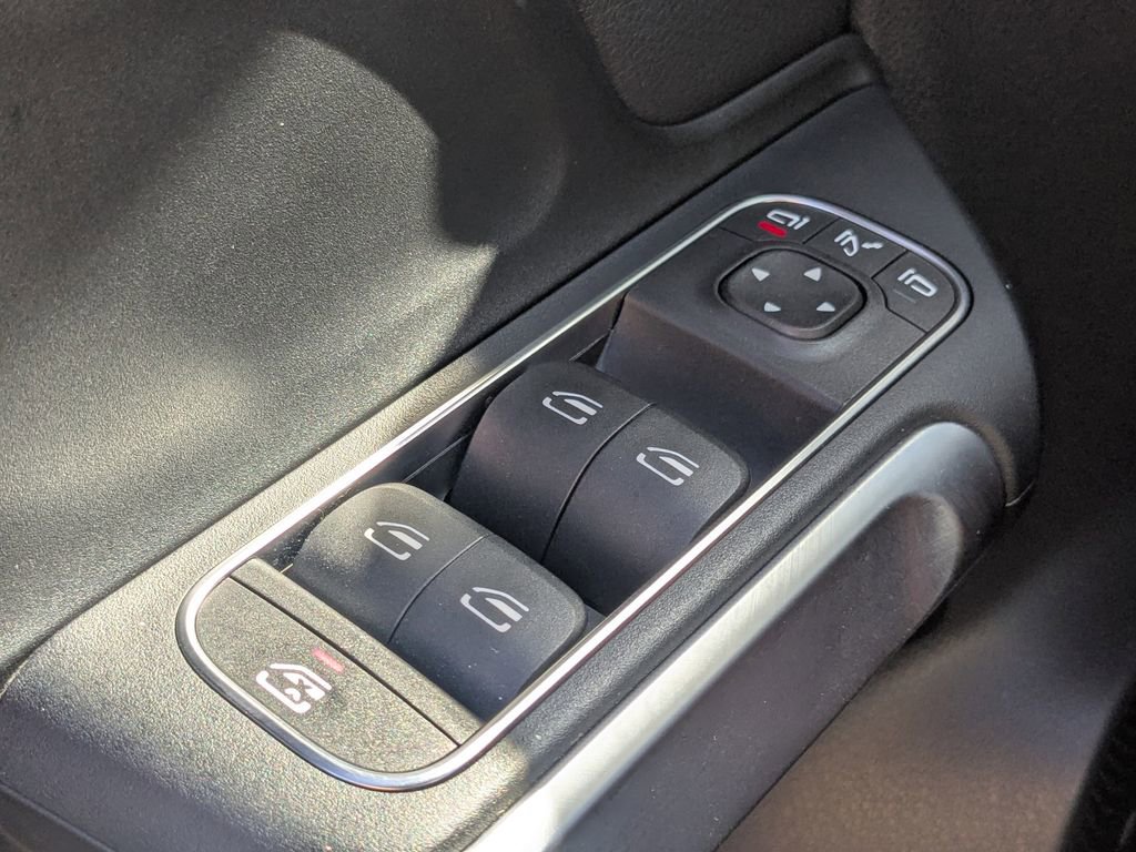 Certified 2023 Mercedes-Benz EQB 250+ w/ Exclusive Package image 11