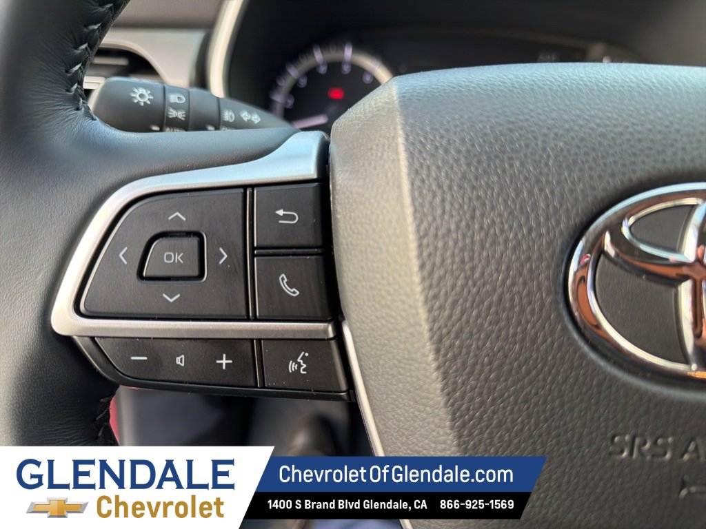 Used 2023 Toyota Highlander XLE image 13