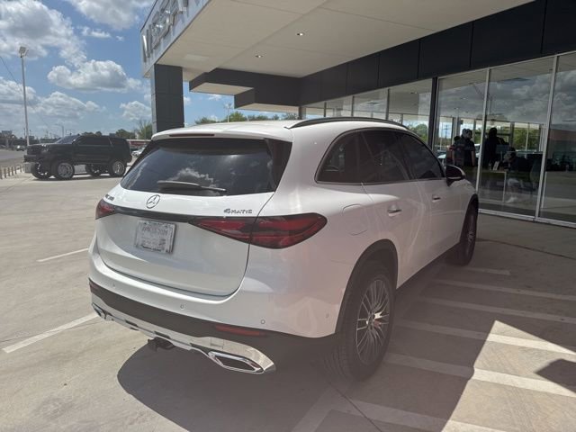 Used 2026 Mercedes-Benz GLC 300 4MATIC image 4