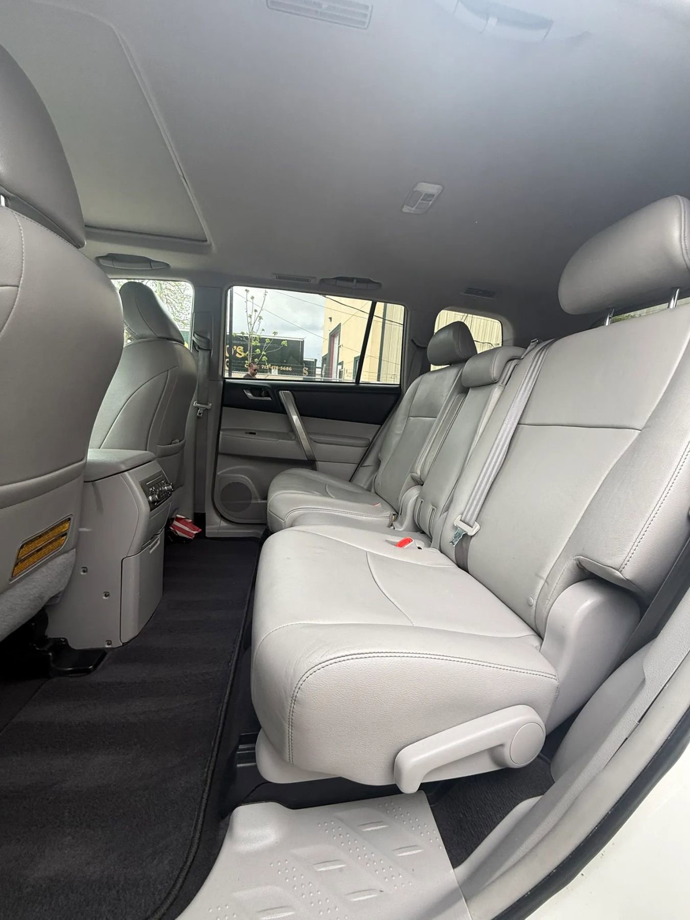 Used 2013 Toyota Highlander SE image 17