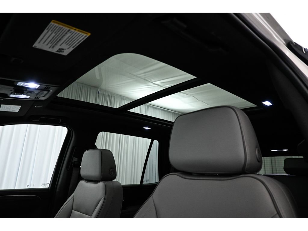 Used 2022 GMC Yukon SLT w/ SLT Luxury Package AWD/4WD image 11
