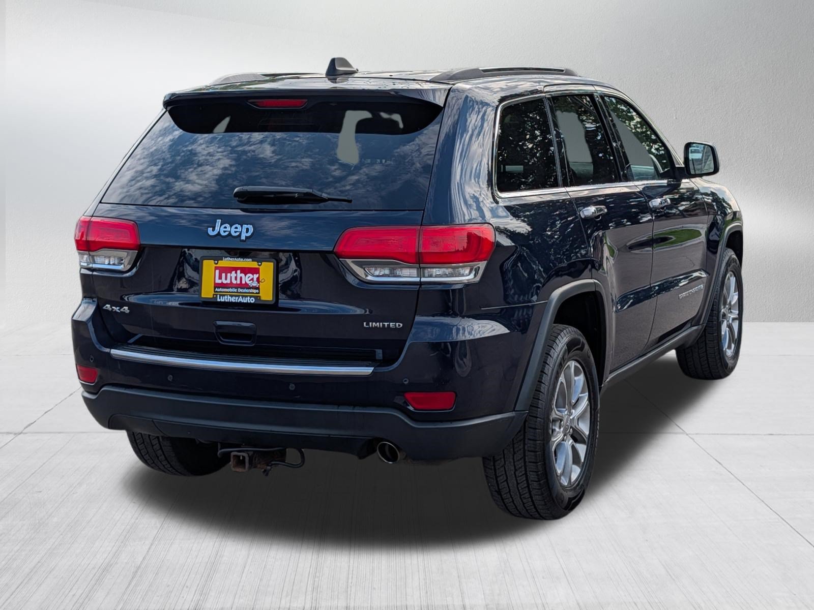 Used 2016 Jeep Grand Cherokee Limited AWD/4WD image 3