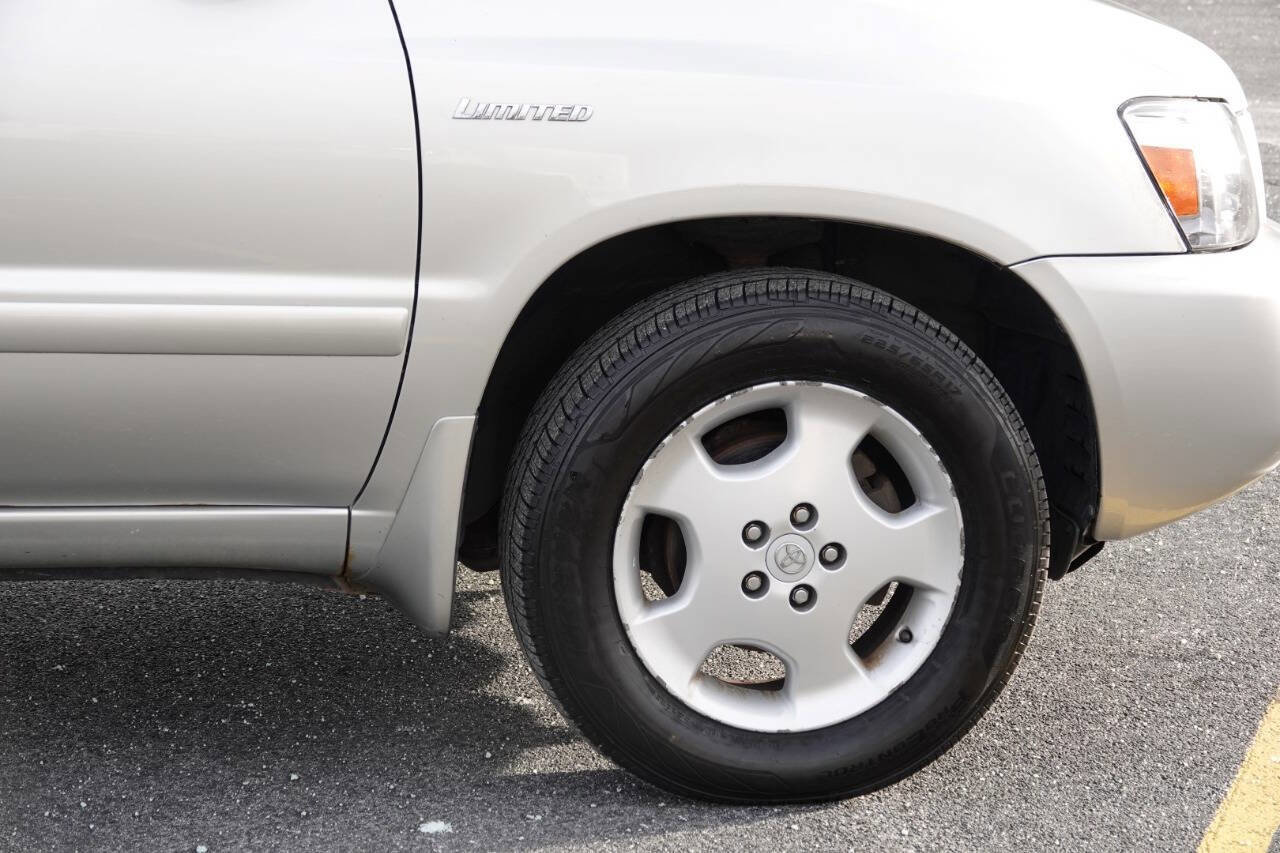Used 2005 Toyota Highlander Limited AWD/4WD image 31