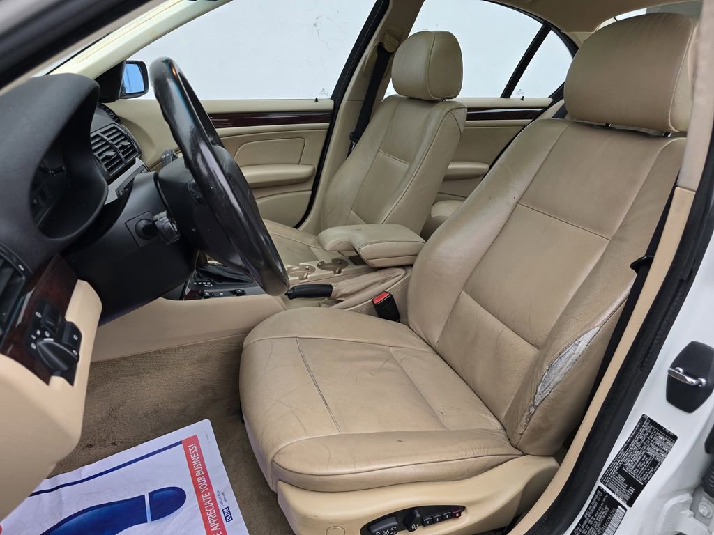 Used 2004 BMW 325i Sedan image 11