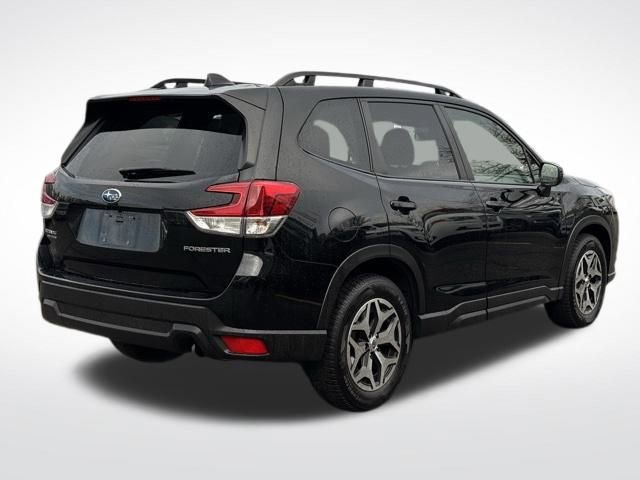 Used 2024 Subaru Forester Premium image 4