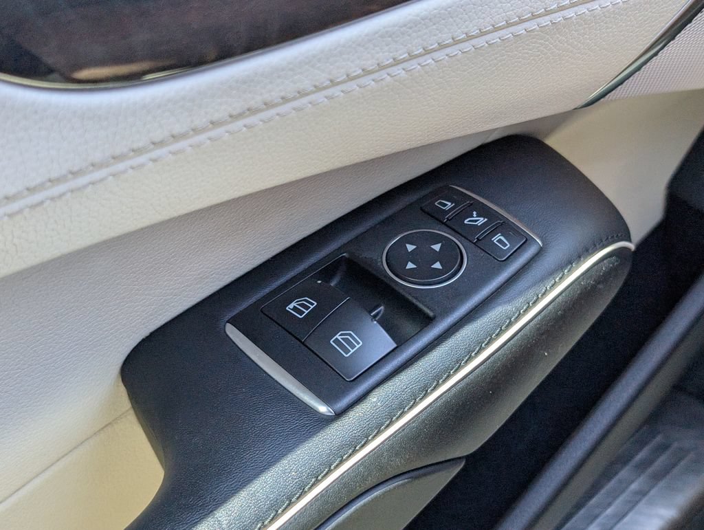 Used 2015 Mercedes-Benz SL 400 image 23