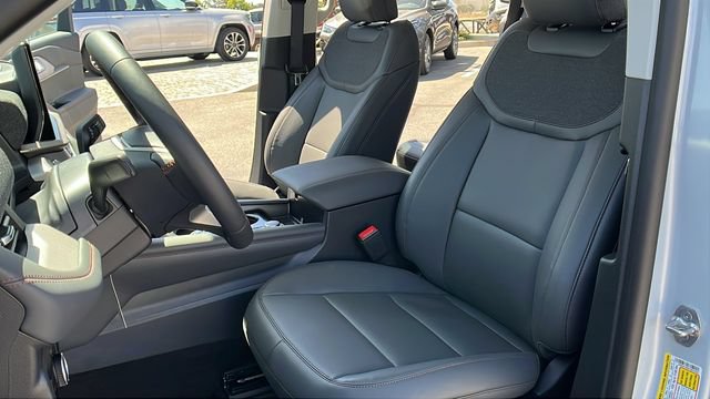 New 2026 Ford Explorer Active w/ Active Comfort Package RWD image 16