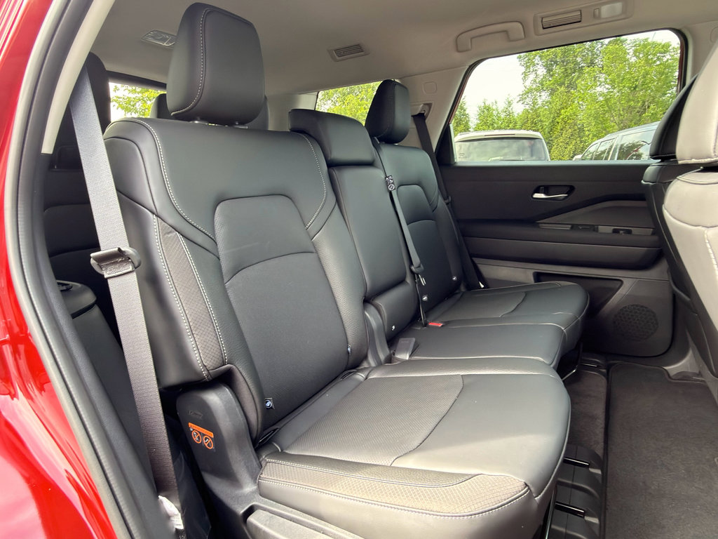 New 2026 Nissan Pathfinder SL image 19